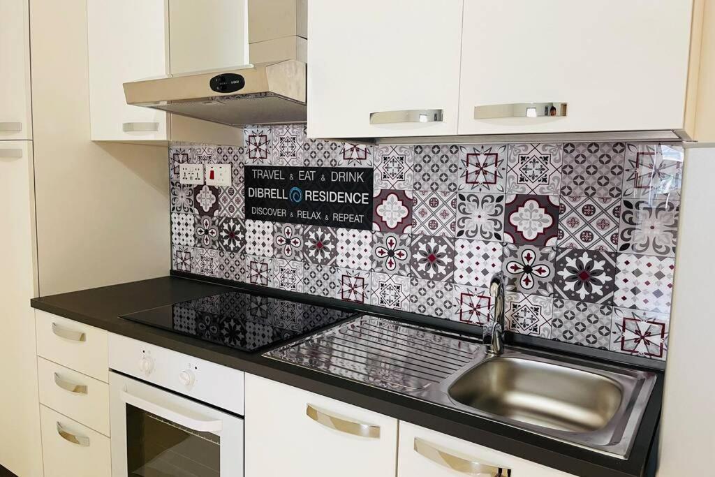 2 Bed Apt In Heart Of St Julians - 5Min From Seafront Saint Julian's Dış mekan fotoğraf